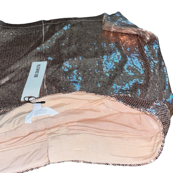 NWT - BB Dakota Women’s Sequined Rose Gold Skirt (Multiple Sizes, Polyester) - Picture 8 of 8